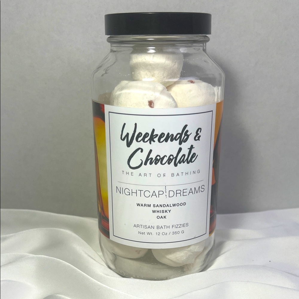 Nightcap Dreams Bath Fizzes Weekends & Chocolate Warm Sandalwood‎ & Oak